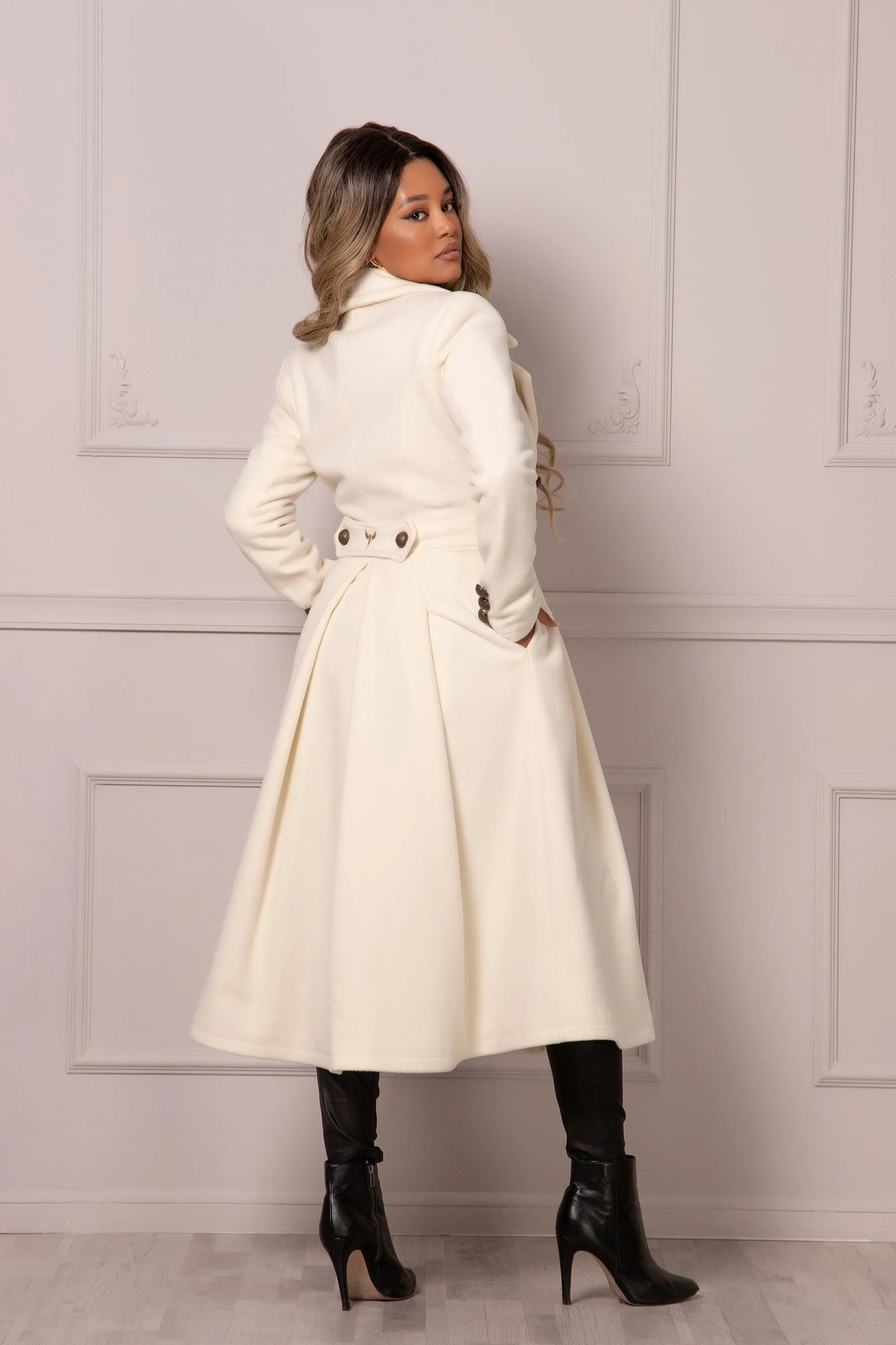 EXTRAVAGANT TRENCH COAT