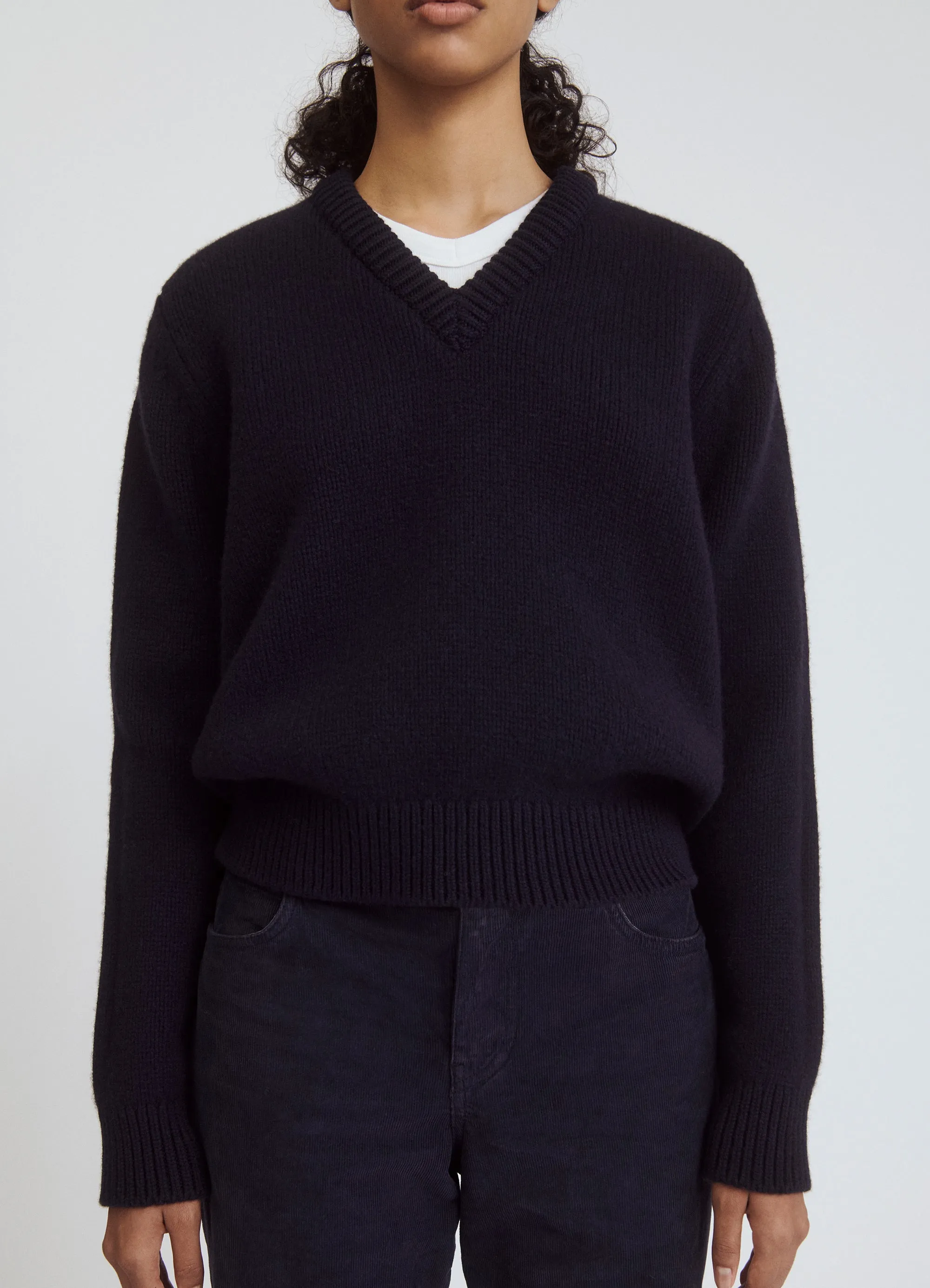 Glenn V-Neck in Dark Navy