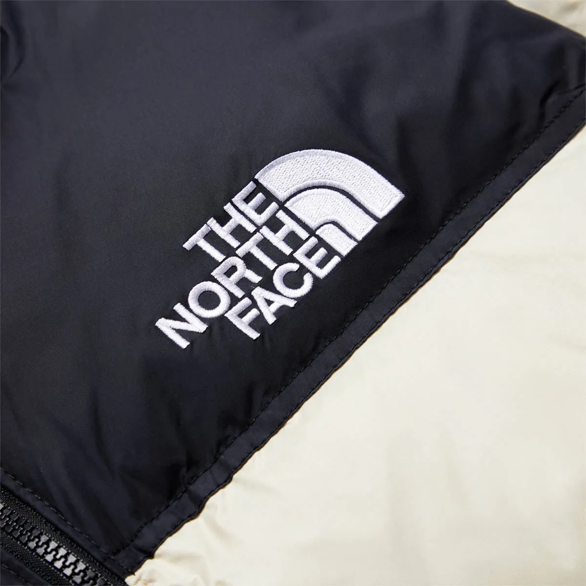 MEN'S '96 RETRO NUPTSE JACKET